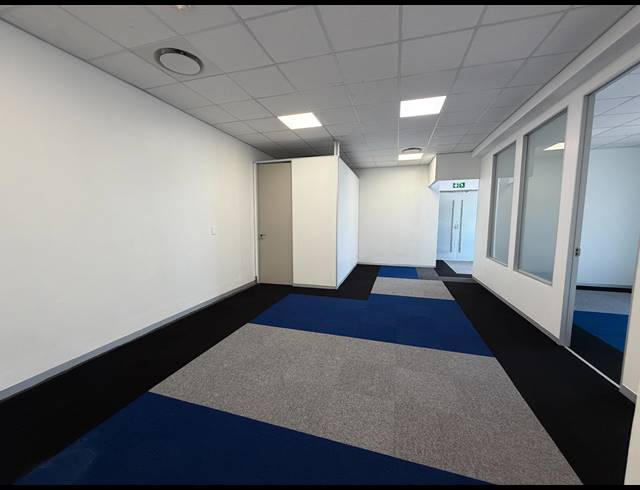 381M² BUILDING TO LET IN CLAREMONT